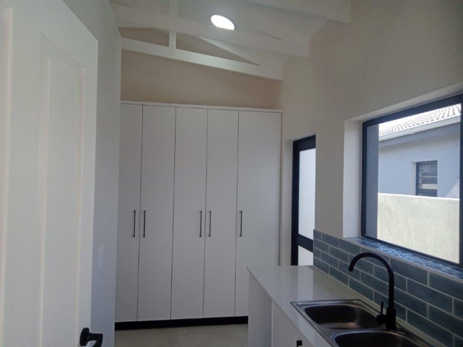 3 Bedroom Property for Sale in Wavecrest Eastern Cape